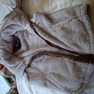 5 Apparel fake fur vest XL